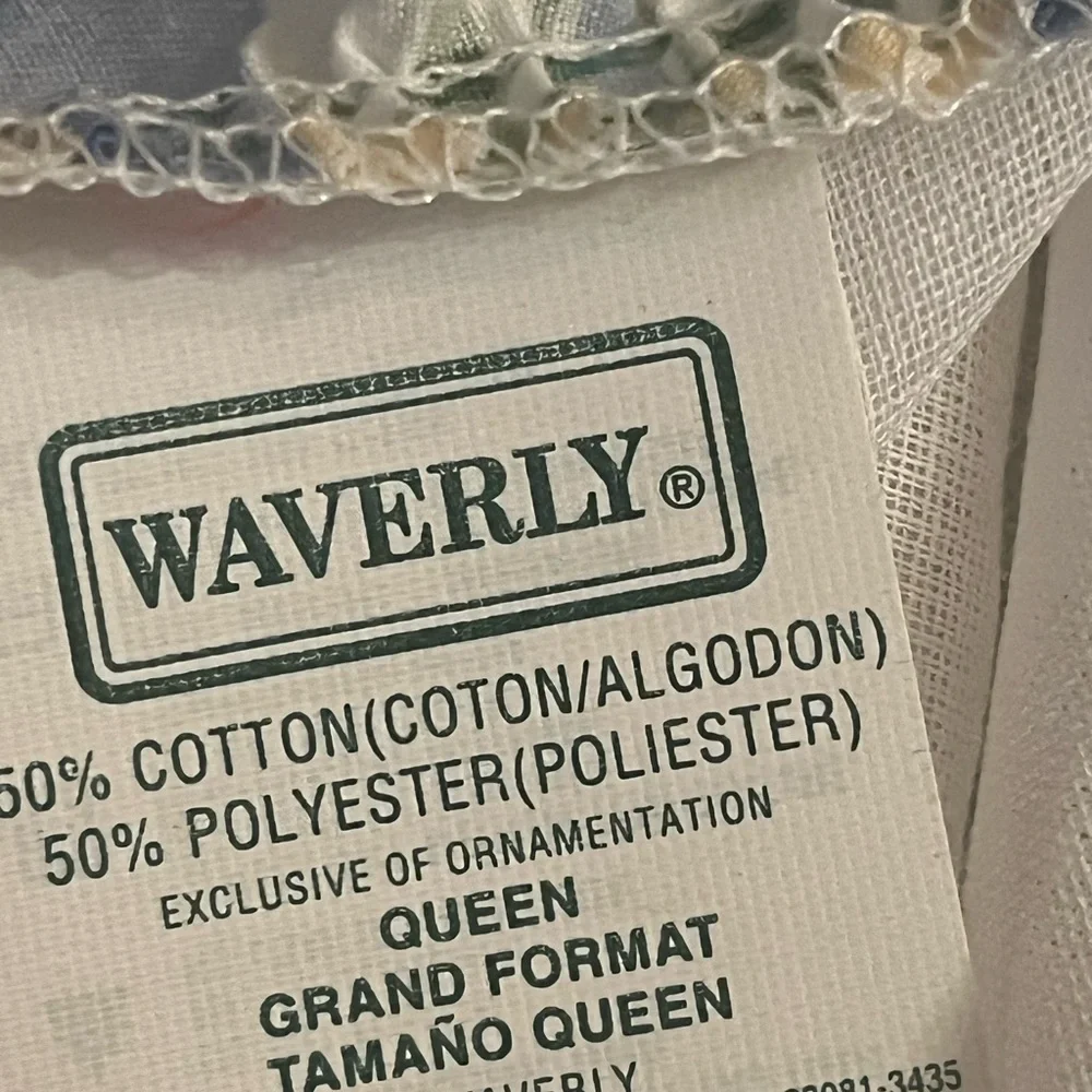 Waverly Cotton Blend Bedding Queen size Bed Skirt/ Firm price